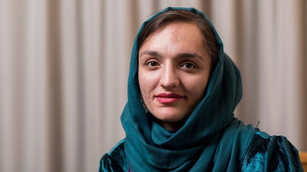 Zarifa Ghafari, 29 anni, è lei la giovane Sindaca diventata il simbolo del coraggio afgano