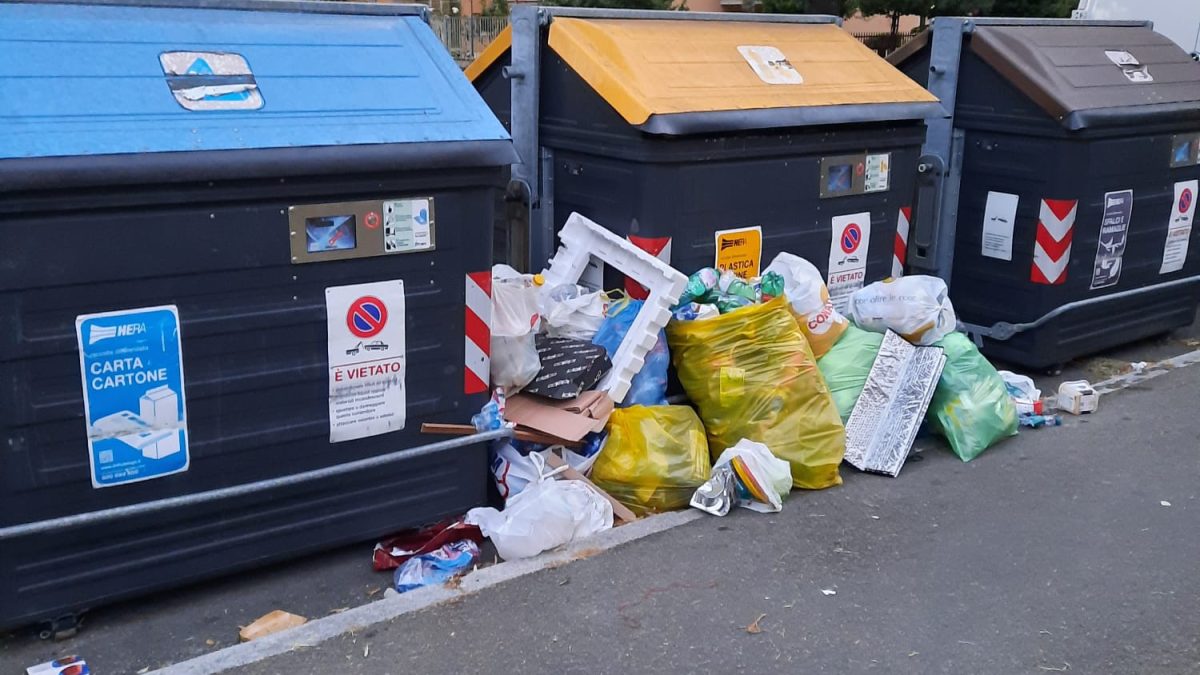 RIFIUTI,ABBANDONI SELVAGGI IN VIA CASONI