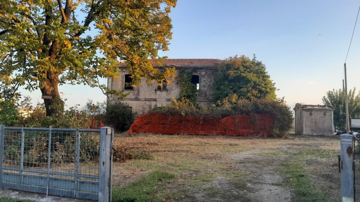 SESTO: RIPULITO IL CASELLO DELLA VECCHIA LINEA MASSA-BUDRIO