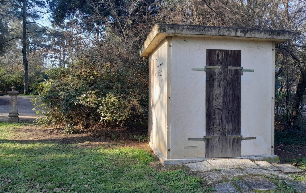 I VESPASIANI ABBANDONATI