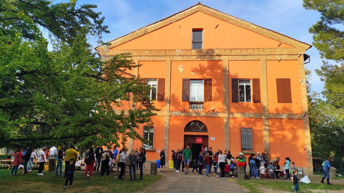 PONTESANTO, VANDALI ENTRANO A SCUOLA NELLA NOTTE: FORZATI FINESTRA E ARMADI