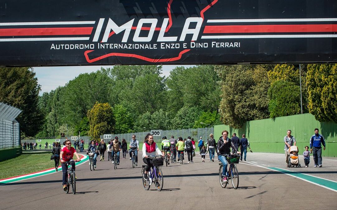 “TUTTO IN BICI: PEDALA LA CITTÀ, TRE GIORNI DI FESTA, LETTURE E LABORATORI”