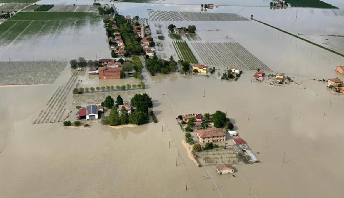 IMOLA, 1500 “ANGELI” VOLONTARI PER L’ALLUVIONE