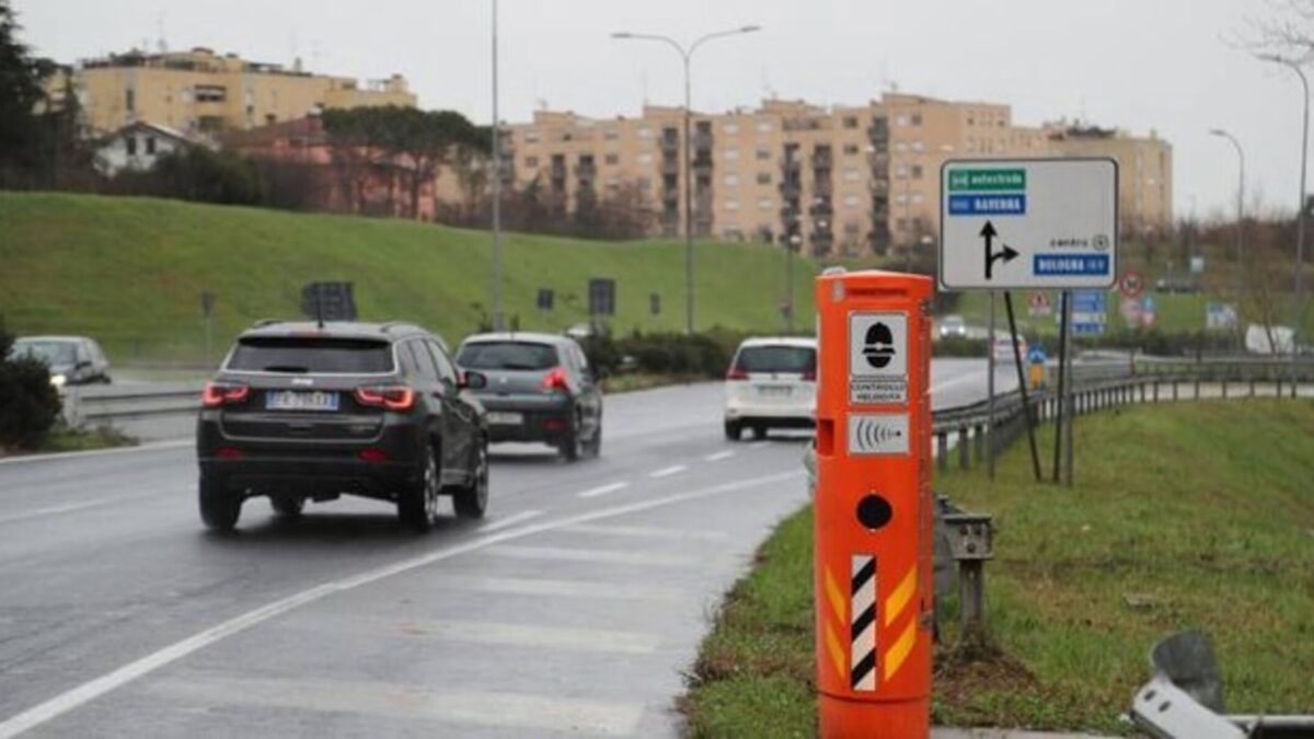 MULTE IN BRETELLA, C’È CHI VA DAL LEGALE: “È PER I PUNTI DELLA PATENTE”