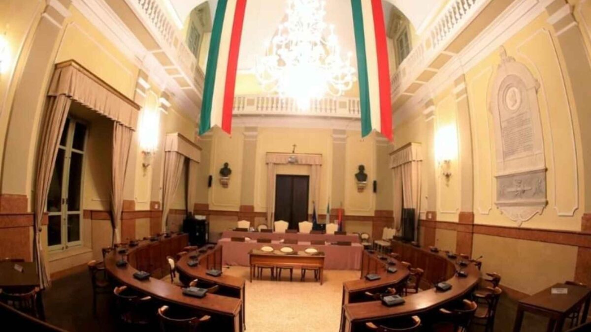 FANGO SU VEDIAMOCI CHIARO “NEANCHE ERAVAMO IN CONSIGLIO”