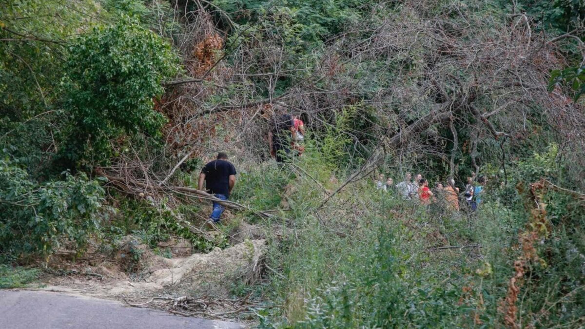 CASOLANA, I RESIDENTI “NON VOGLIAMO ABBANDONARE LE NOSTRE CASE”