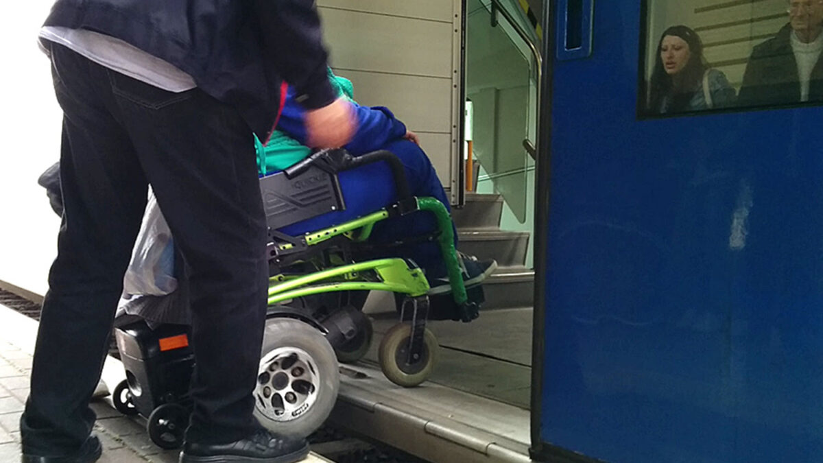 FERROVIE, L’ODISSEA DEL DISABILE IMOLESE “SE NON PRENOTI NON PUOI VIAGGIARE”