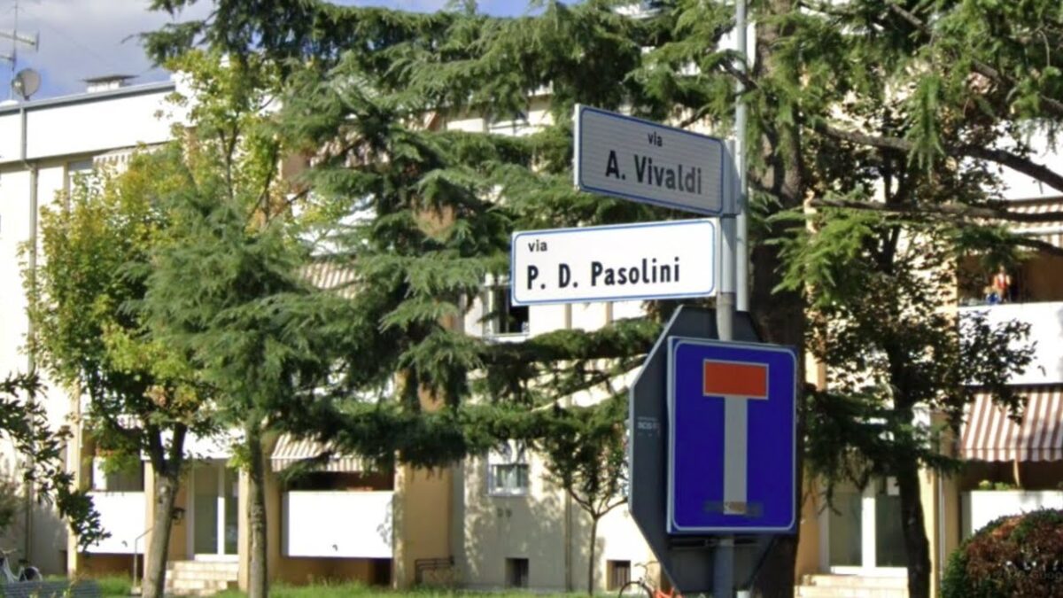 VIA PASOLINI, ANCORA GOMME TAGLIATE ALLE AUTO IN SOSTA