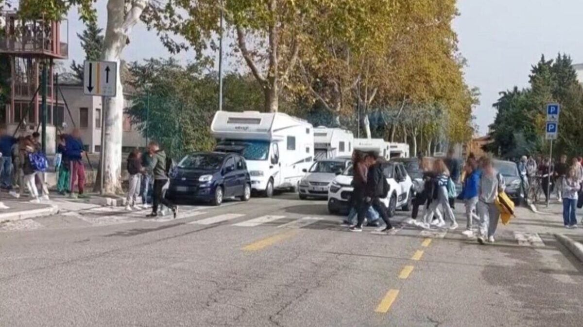 “SOSTE SELVAGGE E CORSIE OCCUPATE, SERVONO PIÙ CONTROLLI”