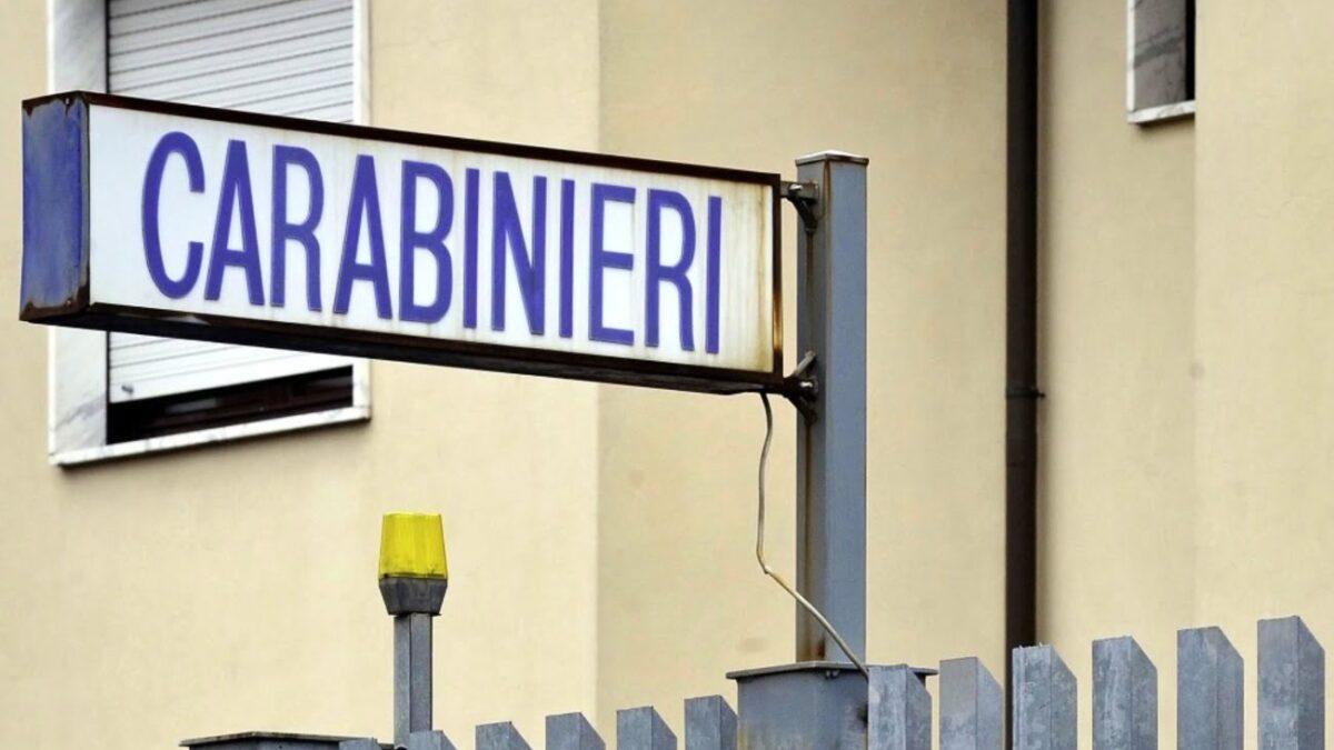 MEDICINA, VA IN CASERMA A CONTESTARE MULTA POI FERISCE CARABINIERI