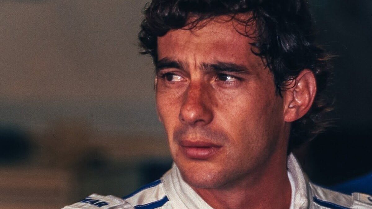 “AYRTON, L’UOMO DIETRO AL PILOTA”