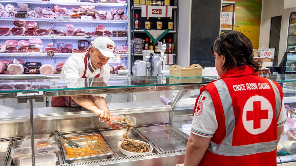 “Un s’bota veja gnet”: recuperati 31.800 kg di prodotti alimentari donati