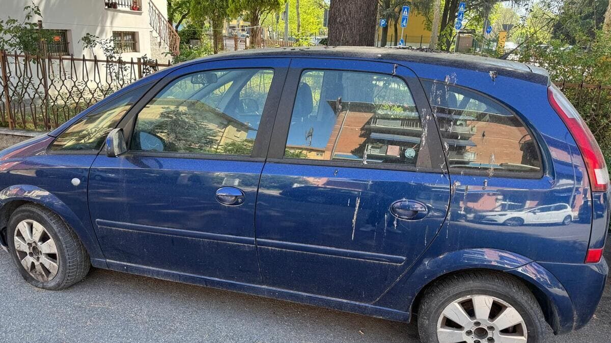 VEICOLI IN SOSTA NON ASSICURATI: “OBBLIGO DI SEQUESTRO AMMINISTRATIVO DEL MEZZO”