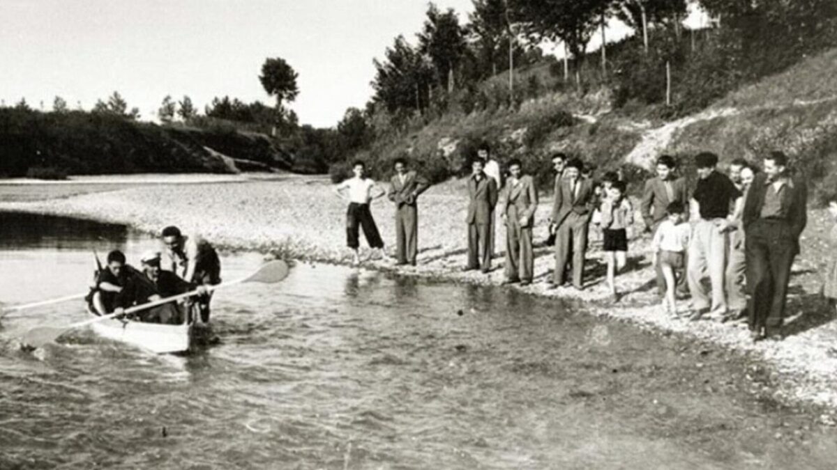 1942, LA SFIDA DI 2 IMOLESI: DA IMOLA AL MARE A BORDO DI UNA CANOA AUTOCOSTRUITA