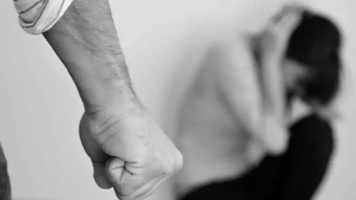 Medicina, insegue la figlia con la mazza da Baseball: allontanato da casa