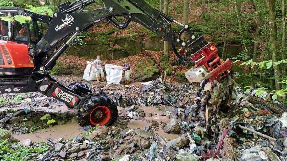 Rio Rovigo: parte la rimozione dei rifiuti con l’ausilio del ragno