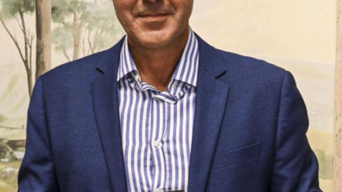 L’Anomalia de “Il Mondo al Contrario”: Da dove parte la fortuna politica di Roberto Vannacci?