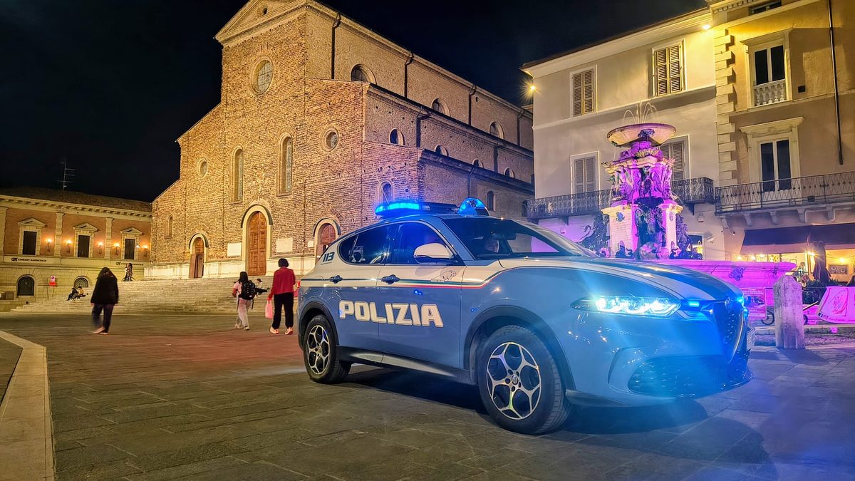 Mantiene un comportamento molesto al bar e si scaglia contro le forze dell’ordine: arresto a Faenza