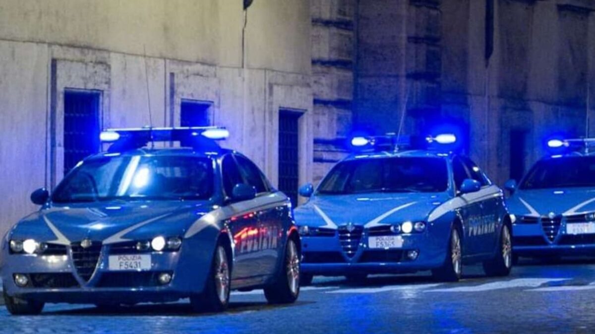 Imola: irrompe in Commissariato, versa benzina e minaccia di darsi fuoco
